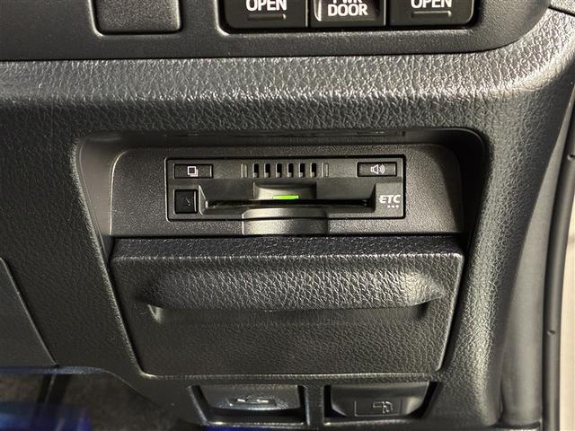 ノア Ｇ　４ＷＤ　メモリーナビ　バックカメラ　衝突被害軽減システム　ＥＴＣ　両側電動スライド　ＬＥＤヘッドランプ　ウオークスルー　乗車定員８人　３列シート　アイドリングストップ（31枚目）