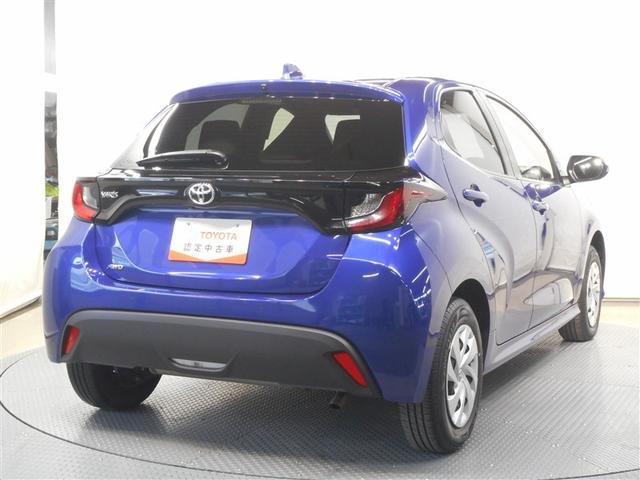 ヤリス Ｘ　４ＷＤ　メモリーナビ　ミュージックプレイヤー接続可　バックカメラ　衝突被害軽減システム　ＥＴＣ（4枚目）