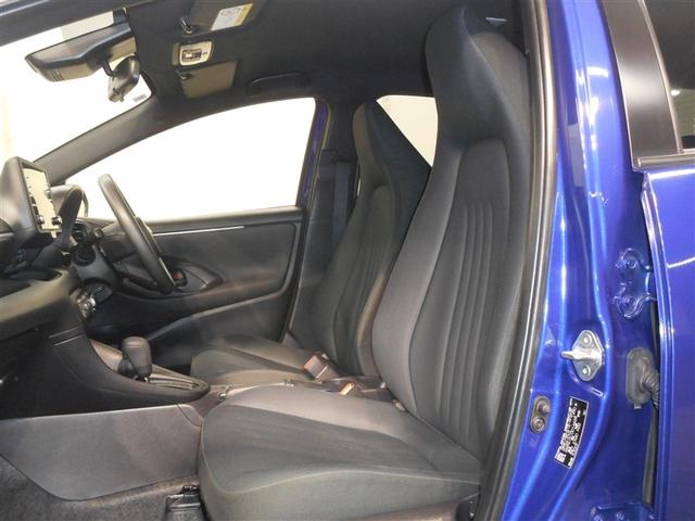 ヤリス Ｘ　４ＷＤ　メモリーナビ　ミュージックプレイヤー接続可　バックカメラ　衝突被害軽減システム　ＥＴＣ（7枚目）