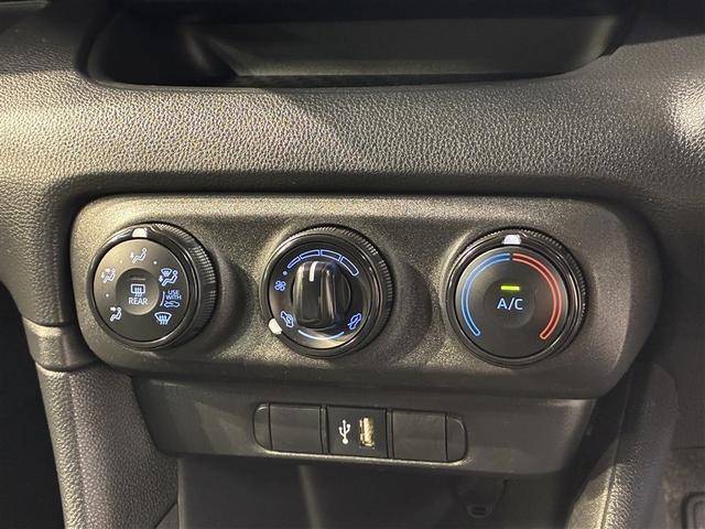 ヤリス Ｘ　４ＷＤ　メモリーナビ　ミュージックプレイヤー接続可　バックカメラ　衝突被害軽減システム　ＥＴＣ（15枚目）