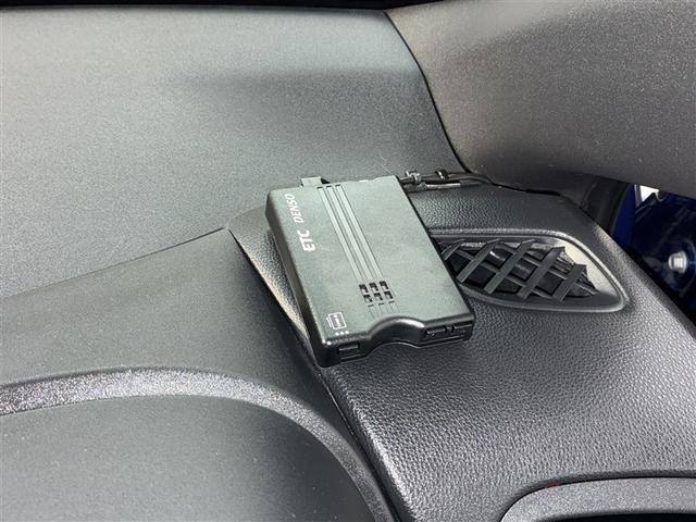 ヤリス Ｘ　４ＷＤ　メモリーナビ　ミュージックプレイヤー接続可　バックカメラ　衝突被害軽減システム　ＥＴＣ（25枚目）