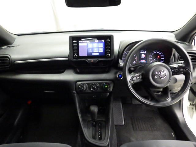 ヤリス Ｘ　４ＷＤ　メモリーナビ　バックカメラ　衝突被害軽減システム　ＥＴＣ（7枚目）