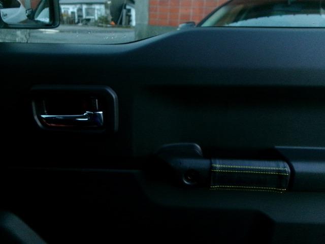 ジムニーシエラ JC 4WD フルセグTV&ナビ&Bluetoothオーディオ&バックカメラ ドラレコ ルーフキャリア 純正アルミ プッシュスタート スマートキーレス 消灯軽減ブレーキ レーンキープ(9枚目)