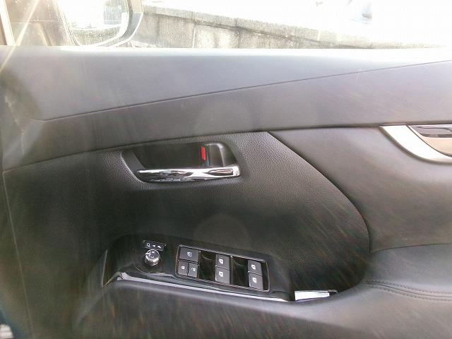 ヴェルファイア ２．５Ｚ　Ａエディション　４ＷＤ　ナビ＆フルセグＴＶ＆Ｂｌｕｅｔｏｏｔｈオーディオ　ワイパーデアイサー　オットマンシート　ミュージックサーバー　フリップダウンモニター　レーダー　ＥＴＣ（12枚目）