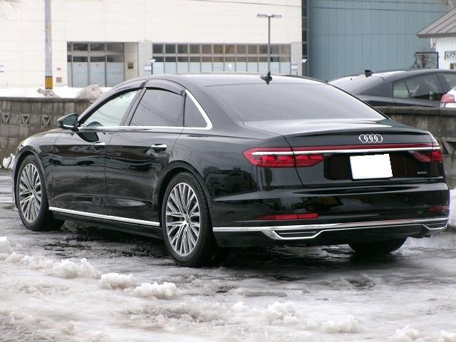 Ａ８ ５５ＴＦＳＩクワトロ　ハイブリッド　４ＷＤ　サンルーフ　本革シート　アラウンドビューモニター　インタークーラーターボ　全席シートヒーター＆パワーシート　ナビＴＶ　レーダー　ドラレコ　Ｐバックドア　ＥＴＣ　イージークローザー（4枚目）