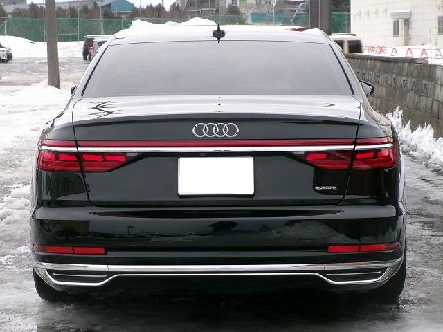 Ａ８ ５５ＴＦＳＩクワトロ　ハイブリッド　４ＷＤ　サンルーフ　本革シート　アラウンドビューモニター　インタークーラーターボ　全席シートヒーター＆パワーシート　ナビＴＶ　レーダー　ドラレコ　Ｐバックドア　ＥＴＣ　イージークローザー（5枚目）