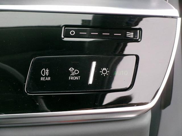 Ａ８ ５５ＴＦＳＩクワトロ　ハイブリッド　４ＷＤ　サンルーフ　本革シート　アラウンドビューモニター　インタークーラーターボ　全席シートヒーター＆パワーシート　ナビＴＶ　レーダー　ドラレコ　Ｐバックドア　ＥＴＣ　イージークローザー（12枚目）