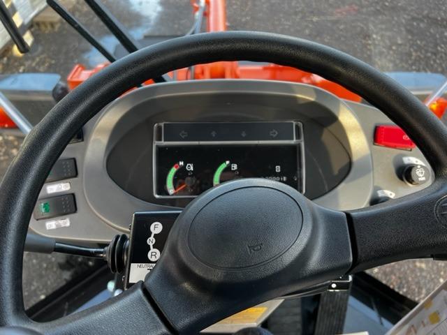 日本 　日立ホイルローダ　ＺＷ３０　新車　標準リフトアーム　０．６５立米　畜産バケット　スノースパイクタイヤ　ＬＥＤ作業灯　ツインヒーター（24枚目）