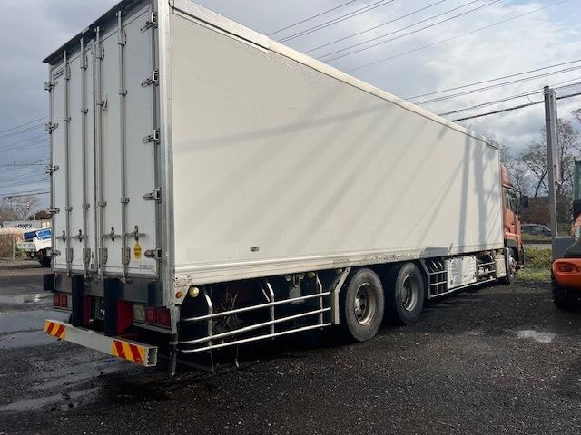 クオン 増t冷蔵冷凍車 エアサス LKG―CD5ZA ハイルーフ エスコット バックモニター ETC 走行不明 パワーステアリング パワーウィンドウ エアコン(5枚目)