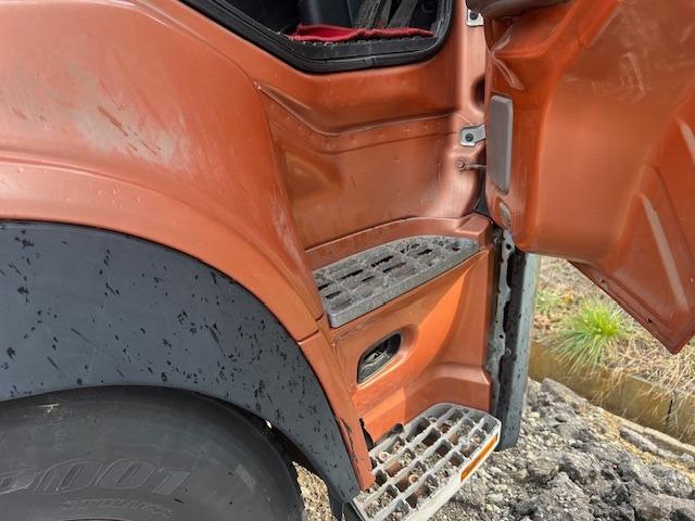 クオン 増t冷蔵冷凍車 エアサス LKG―CD5ZA ハイルーフ エスコット バックモニター ETC 走行不明 パワーステアリング パワーウィンドウ エアコン(29枚目)