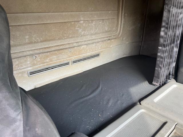 クオン 増t冷蔵冷凍車 エアサス LKG―CD5ZA ハイルーフ エスコット バックモニター ETC 走行不明 パワーステアリング パワーウィンドウ エアコン(37枚目)