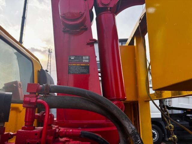 ギガ 　セルフ　ラジコン　重機運搬車　４段クレーンフックイン　ユニックＵＲＡ５０４Ｈ　エンジン６ＷＡ１　ウインチ付　ＫＣ－ＣＹＨ５０Ｗ２　６９５６５５ｋｍ　検Ｒ７年１２月　エアコン　Ｆ７　４軸低床（24枚目）