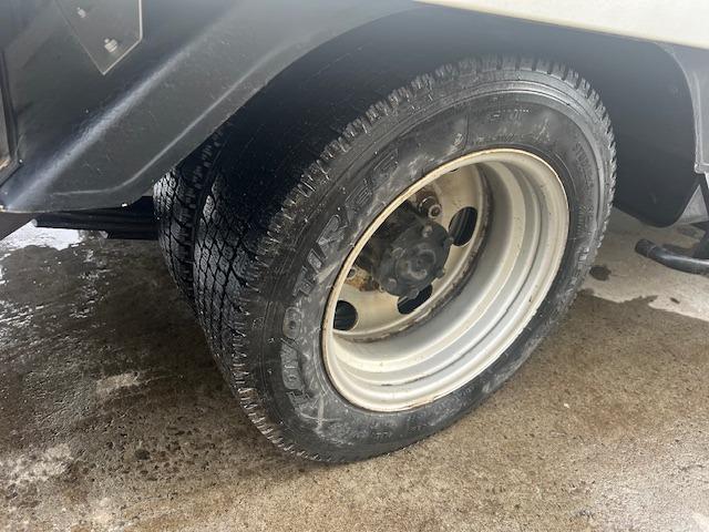 アトラストラック 　保冷バン　切替４ＷＤ　床キーストン　左サイドドア付　箱内寸　長３２００幅１６４０高１６００　Ｆ５　ＡＣ　キーレス　バックモニター　ドラレコ　ＳＤＧ－ＳＺ５Ｆ２４　１４３００５ｋｍ（8枚目）