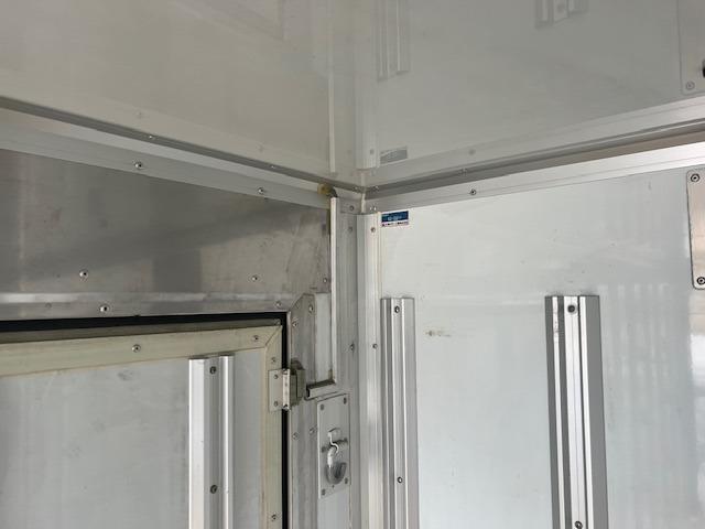 アトラストラック 　保冷バン　切替４ＷＤ　床キーストン　左サイドドア付　箱内寸　長３２００幅１６４０高１６００　Ｆ５　ＡＣ　キーレス　バックモニター　ドラレコ　ＳＤＧ－ＳＺ５Ｆ２４　１４３００５ｋｍ（15枚目）