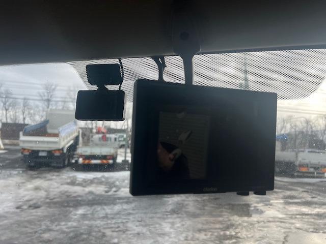 アトラストラック 　保冷バン　切替４ＷＤ　床キーストン　左サイドドア付　箱内寸　長３２００幅１６４０高１６００　Ｆ５　ＡＣ　キーレス　バックモニター　ドラレコ　ＳＤＧ－ＳＺ５Ｆ２４　１４３００５ｋｍ（32枚目）