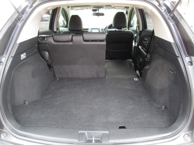 ヴェゼル ハイブリッドＸ・Ｌパッケージ　４ＷＤ　純正メモリーナビ地デジ　３段切替バックカメラ　ブルートゥース電話音楽　ＤＶＤ再生　ＳＤ録音再生　ステアスイッチ　衝突被害軽減ブレーキ　クルーズコントロール　スマートキー＆プッシュスタート（16枚目）