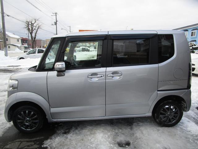 Ｎ－ＢＯＸ 　ＳＳパッケージ４ＷＤ　純正ギャザーズナビ　３段切替バックカメラ　ＳＤ再生　ブルートゥース音楽　シティブレーキ　前席シートヒーター　スマートキープッシュスタート（5枚目）