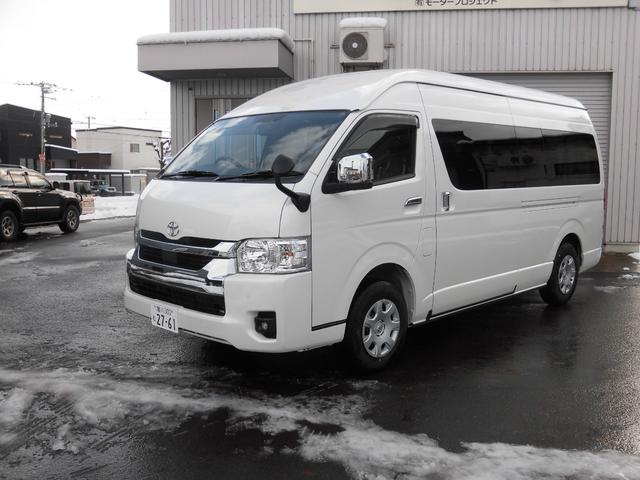 ハイエースワゴン グランドキャビン　寒冷地仕様　ホワイトパールクリスタルシャイン　パワースライドドア　バックドアイージークローザー　ＬＥＤヘッドライト　パノラミックビュー　デジタルインナーミラー　ＬＥＤフォグランプ　フロアマット（5枚目）