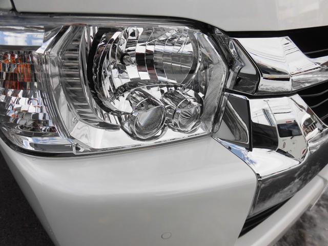 ハイエースワゴン グランドキャビン　寒冷地仕様　ホワイトパールクリスタルシャイン　パワースライドドア　バックドアイージークローザー　ＬＥＤヘッドライト　パノラミックビュー　デジタルインナーミラー　ＬＥＤフォグランプ　フロアマット（12枚目）