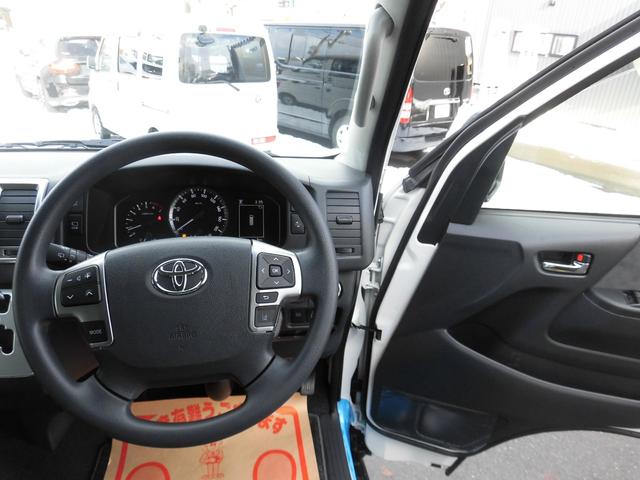 ハイエースワゴン グランドキャビン　寒冷地仕様　ホワイトパールクリスタルシャイン　パワースライドドア　バックドアイージークローザー　ＬＥＤヘッドライト　パノラミックビュー　デジタルインナーミラー　ＬＥＤフォグランプ　フロアマット（15枚目）