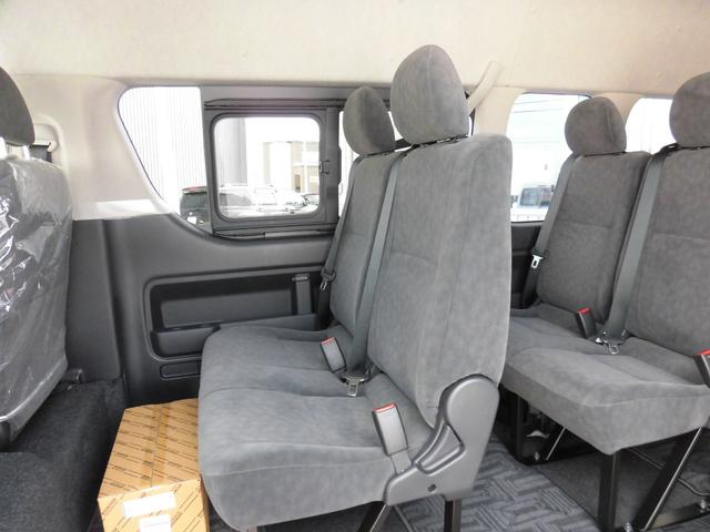 ハイエースワゴン グランドキャビン　寒冷地仕様　ホワイトパールクリスタルシャイン　パワースライドドア　バックドアイージークローザー　ＬＥＤヘッドライト　パノラミックビュー　デジタルインナーミラー　ＬＥＤフォグランプ　フロアマット（27枚目）