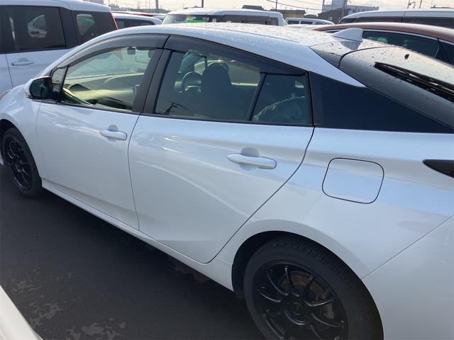 プリウス SセーフティプラスII 4WD ドライブレコーダー ETC クリアランスソナー レーンアシスト オートクルーズコントロール 衝突被害軽減システム バックカメラ ナビ アルミホイール オートマチックハイビーム オートライト(16枚目)