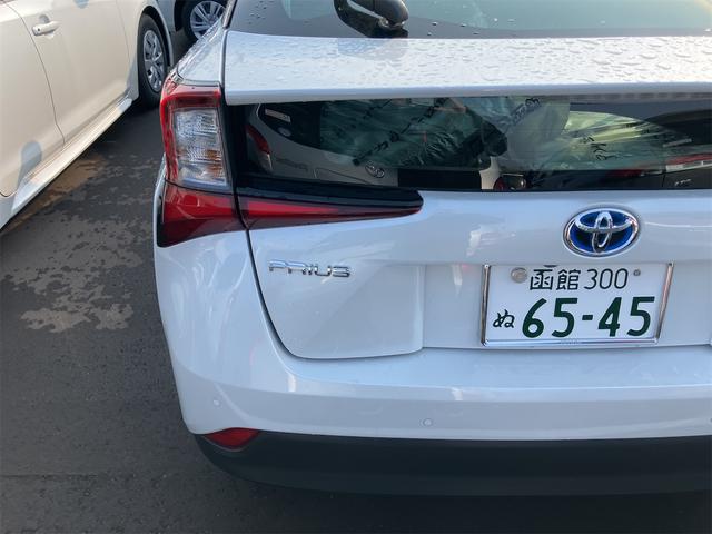 プリウス SセーフティプラスII 4WD ドライブレコーダー ETC クリアランスソナー レーンアシスト オートクルーズコントロール 衝突被害軽減システム バックカメラ ナビ アルミホイール オートマチックハイビーム オートライト(21枚目)