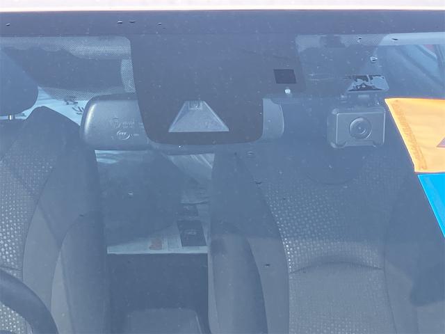 プリウス SセーフティプラスII 4WD ドライブレコーダー ETC クリアランスソナー レーンアシスト オートクルーズコントロール 衝突被害軽減システム バックカメラ ナビ アルミホイール オートマチックハイビーム オートライト(30枚目)
