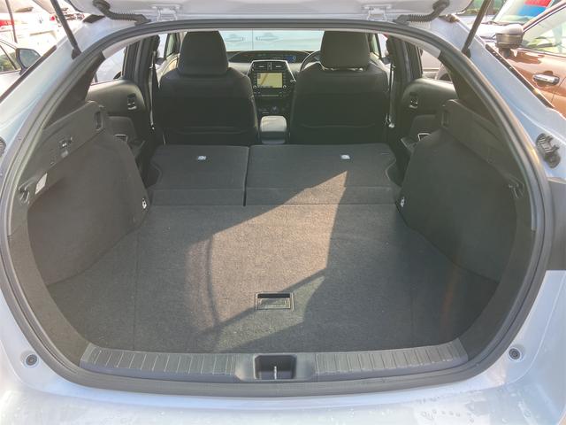 プリウス SセーフティプラスII 4WD ドライブレコーダー ETC クリアランスソナー レーンアシスト オートクルーズコントロール 衝突被害軽減システム バックカメラ ナビ アルミホイール オートマチックハイビーム オートライト(40枚目)