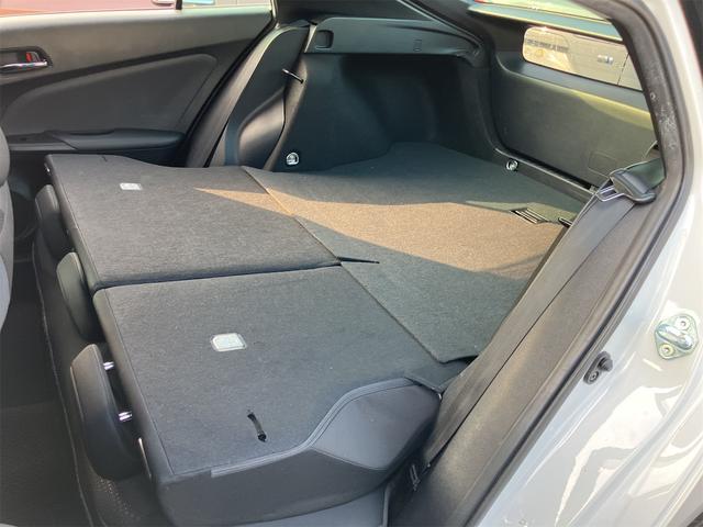 プリウス SセーフティプラスII 4WD ドライブレコーダー ETC クリアランスソナー レーンアシスト オートクルーズコントロール 衝突被害軽減システム バックカメラ ナビ アルミホイール オートマチックハイビーム オートライト(41枚目)