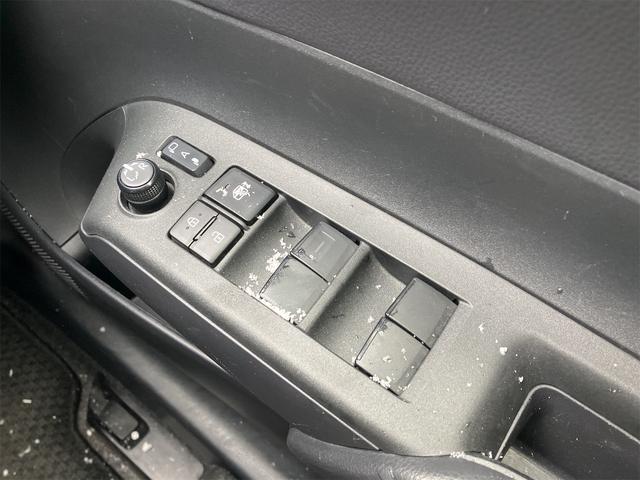 アクア X 4WD ETC バックカメラ ナビ オートクルーズコントロール レーンアシスト 衝突被害軽減システム アルミホイール オートマチックハイビーム オートライト LEDヘッドランプ スマートキー(11枚目)