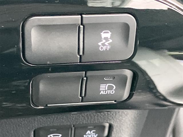 プリウス SセーフティプラスII 4WD ETC クリアランスソナー レーンアシスト オートクルーズコントロール 衝突被害軽減システム バックカメラ ナビ アルミホイール オートマチックハイビーム オートライト LEDヘッドランプ(8枚目)