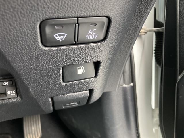 プリウス SセーフティプラスII 4WD ETC クリアランスソナー レーンアシスト オートクルーズコントロール 衝突被害軽減システム バックカメラ ナビ アルミホイール オートマチックハイビーム オートライト LEDヘッドランプ(9枚目)