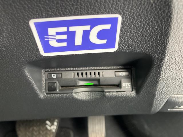 プリウス SセーフティプラスII 4WD ETC クリアランスソナー レーンアシスト オートクルーズコントロール 衝突被害軽減システム バックカメラ ナビ アルミホイール オートマチックハイビーム オートライト LEDヘッドランプ(11枚目)