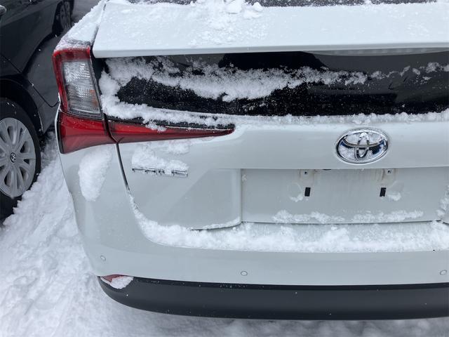 プリウス SセーフティプラスII 4WD ETC クリアランスソナー レーンアシスト オートクルーズコントロール 衝突被害軽減システム バックカメラ ナビ アルミホイール オートマチックハイビーム オートライト LEDヘッドランプ(16枚目)