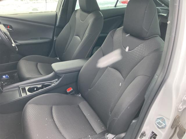 プリウス SセーフティプラスII 4WD ETC クリアランスソナー レーンアシスト オートクルーズコントロール 衝突被害軽減システム バックカメラ ナビ アルミホイール オートマチックハイビーム オートライト LEDヘッドランプ(35枚目)