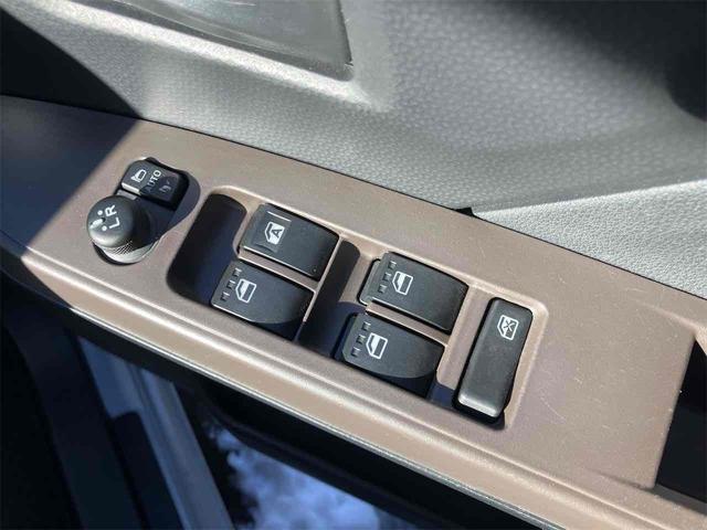 ルーミー G 4WD ETC ナビ 両側電動スライドドア クリアランスソナー 衝突被害軽減システム オートライト LEDヘッドランプ スマートキー アイドリングストップ 電動格納ミラー ウォークスルー CVT(9枚目)