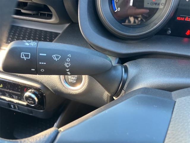 ヤリス G 4WD ETC ナビ クリアランスソナー オートクルーズコントロール レーンアシスト 衝突被害軽減システム オートマチックハイビーム オートライト スマートキー 電動格納ミラー CVT(10枚目)