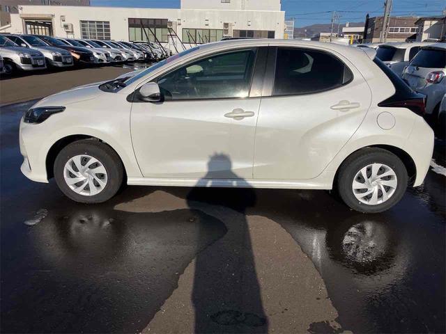 ヤリス G 4WD ETC ナビ クリアランスソナー オートクルーズコントロール レーンアシスト 衝突被害軽減システム オートマチックハイビーム オートライト スマートキー 電動格納ミラー CVT(17枚目)