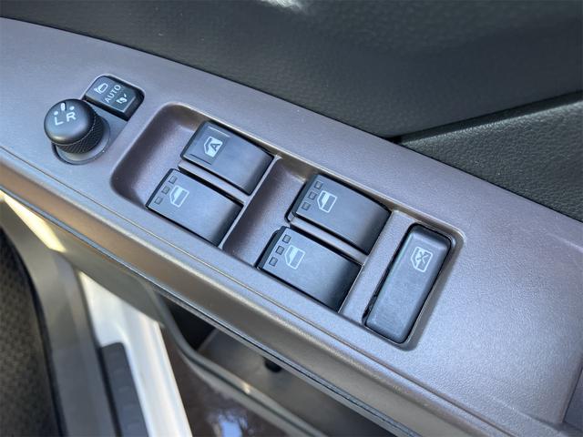 ルーミー G 4WD ETC バックカメラ ナビ 両側電動スライドドア クリアランスソナー 衝突被害軽減システム オートマチックハイビーム オートライト LEDヘッドランプ スマートキー アイドリングストップ(11枚目)