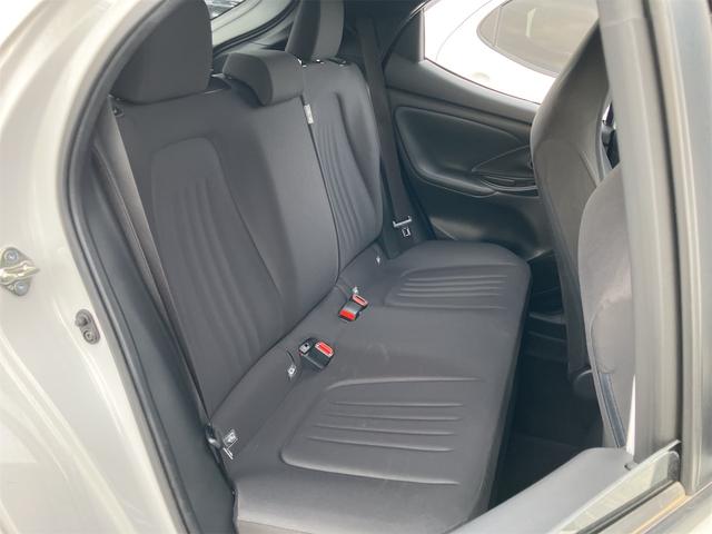 ヤリス ハイブリッドG 4WD ETC ナビ クリアランスソナー オートクルーズコントロール レーンアシスト 衝突被害軽減システム オートマチックハイビーム オートライト スマートキー 電動格納ミラー 100V電源 CVT(32枚目)