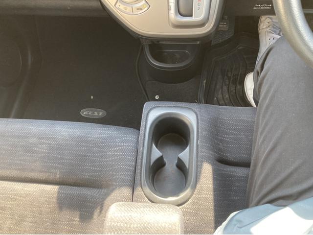 ゼストスパーク W 4WD バックカメラ HID スマートキー 電動格納ミラー ベンチシート AT 盗難防止システム ABS CD アルミホイール 衝突安全ボディ エアコン(8枚目)