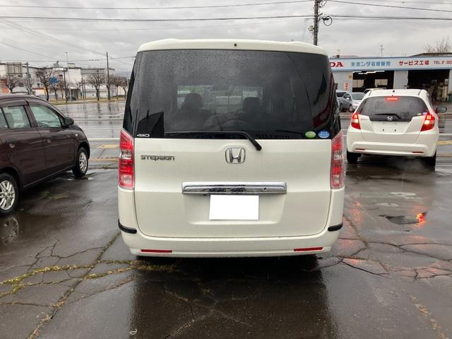 ステップワゴン L 4WD スマートキー ナビ ETC バックカメラ 後席モニタ 100V電源 ABS(5枚目)