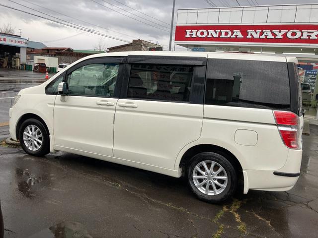 ステップワゴン L 4WD スマートキー ナビ ETC バックカメラ 後席モニタ 100V電源 ABS(8枚目)