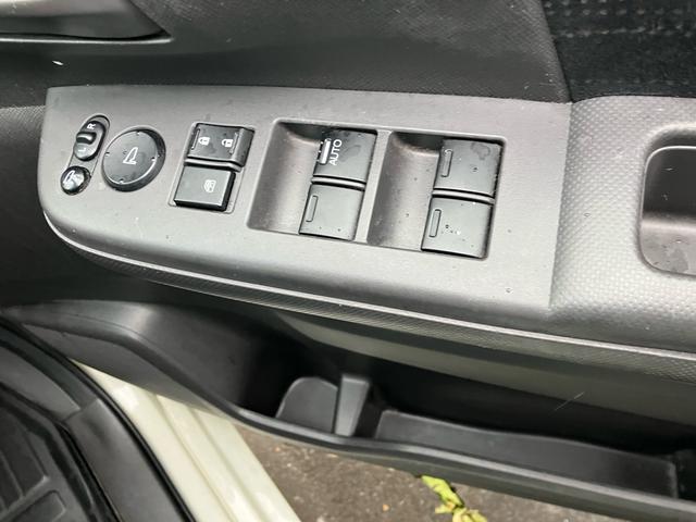 ステップワゴン L 4WD スマートキー ナビ ETC バックカメラ 後席モニタ 100V電源 ABS(13枚目)