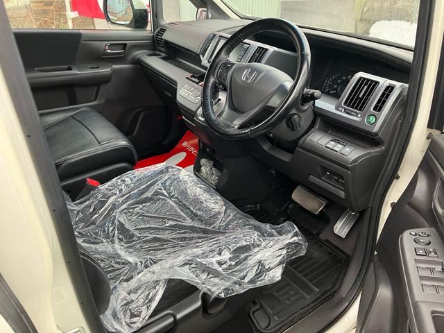 ステップワゴン L 4WD スマートキー ナビ ETC バックカメラ 後席モニタ 100V電源 ABS(14枚目)