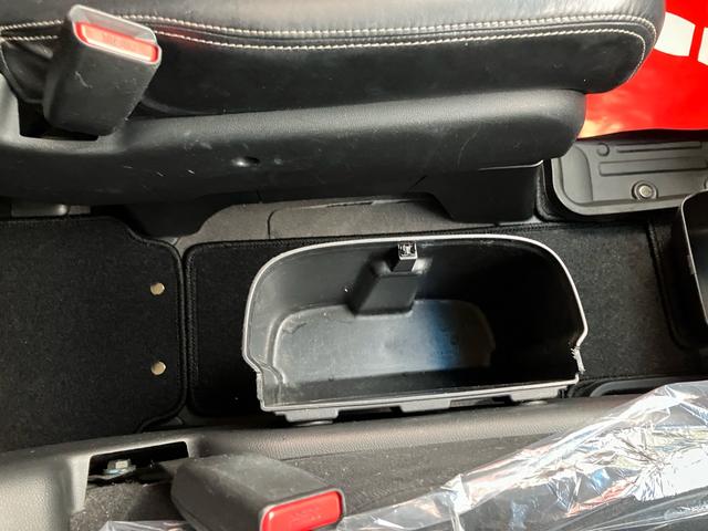 ステップワゴン L 4WD スマートキー ナビ ETC バックカメラ 後席モニタ 100V電源 ABS(29枚目)