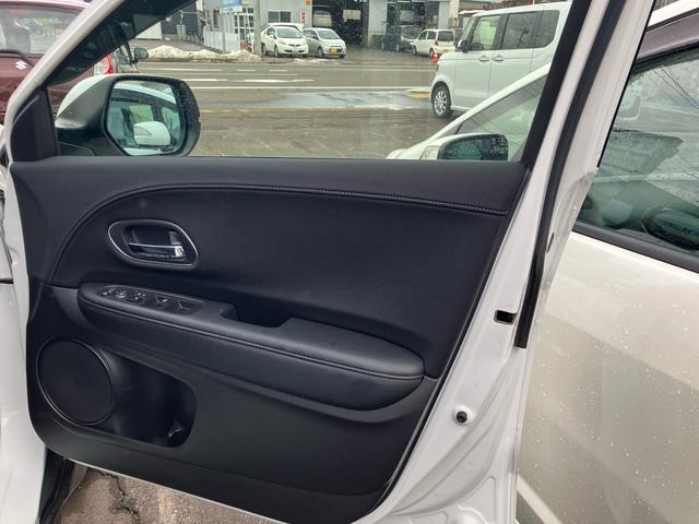 ヴェゼル ハイブリッドX 4WD スマートキー TV付ナビ バックカメラ アイドリングストップ ETC シートヒーター Bluetooth(9枚目)