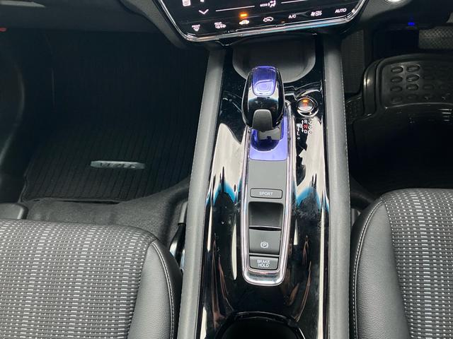 ヴェゼル ハイブリッドX 4WD スマートキー TV付ナビ バックカメラ アイドリングストップ ETC シートヒーター Bluetooth(17枚目)