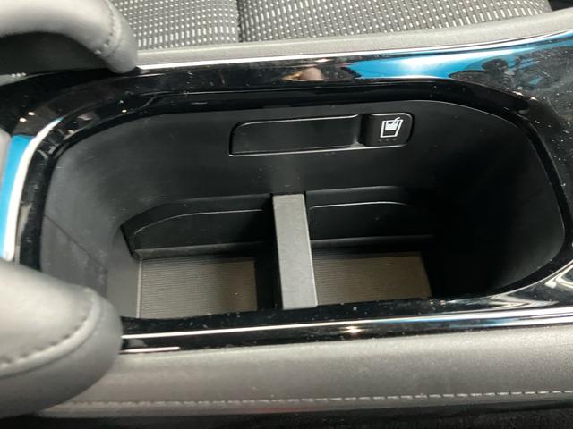 ヴェゼル ハイブリッドX 4WD スマートキー TV付ナビ バックカメラ アイドリングストップ ETC シートヒーター Bluetooth(26枚目)